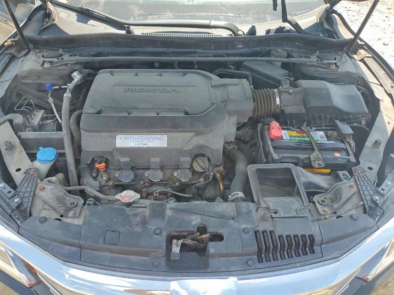 50825806 :رقم المزاد ، 1HGCR3F87HA027611 vin ، 2017 Honda Accord مزاد بيع