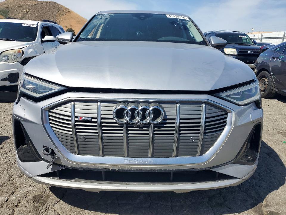 2022 Audi E-tron მანქანა იყიდება აუქციონზე, vin: WA12AAGE8NB031015, აუქციონის ნომერი: 47939026