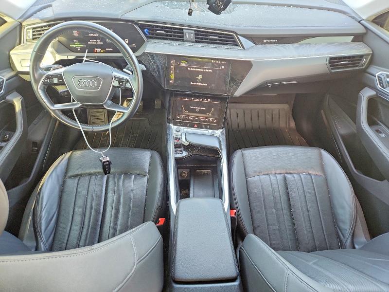 Продажа на аукционе авто 2021 Audi E-tron, vin: WA1LAAGE7MB038010, номер лота: 49666136