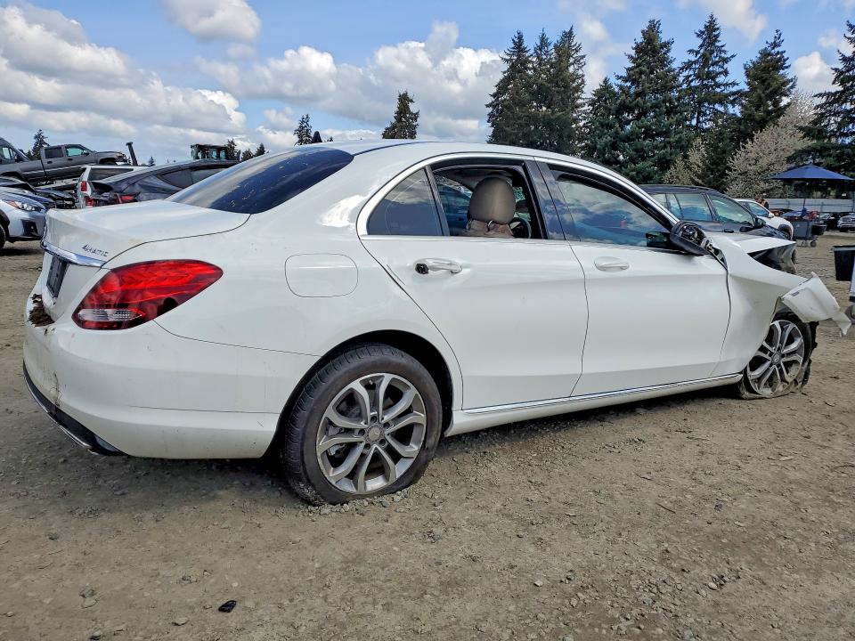 2015 Mercedes Benz C მანქანა იყიდება აუქციონზე, vin: 55SWF4KB0FU087521, აუქციონის ნომერი: 48541476