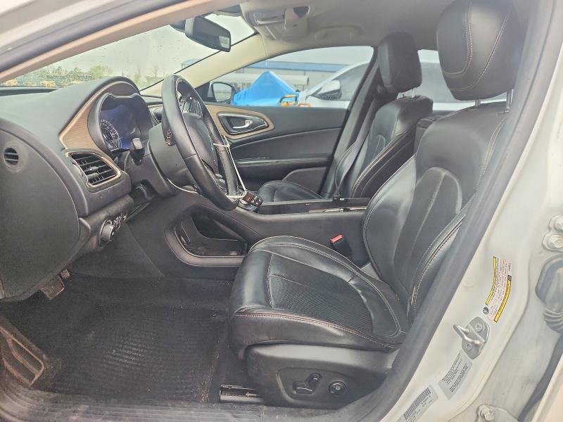 50853106 :رقم المزاد ، 1C3CCCEG9FN589500 vin ، 2015 Chrysler 200 مزاد بيع