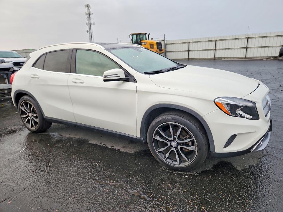 48196086 :رقم المزاد ، WDCTG4GB6FJ079713 vin ، 2015 Mercedes-benz Gla مزاد بيع