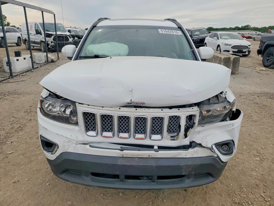 51642616 :رقم المزاد ، 1C4NJDEBXHD101152 vin ، 2017 Jeep Compass مزاد بيع