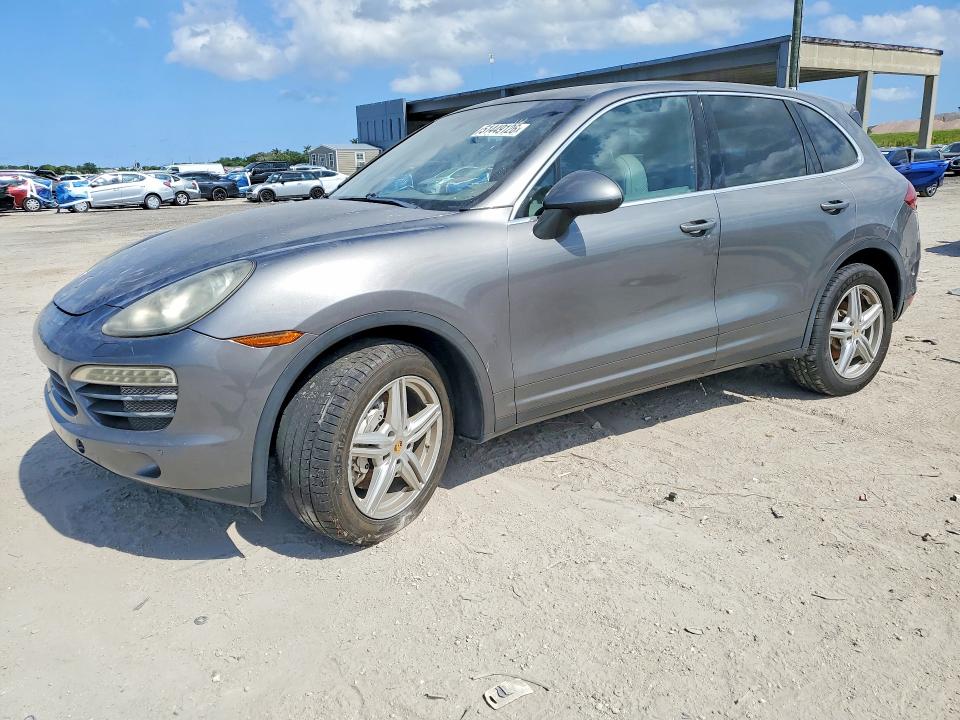 51449126 :رقم المزاد ، WP1AB2A20BLA42999 vin ، 2011 Porsche Cayenne مزاد بيع
