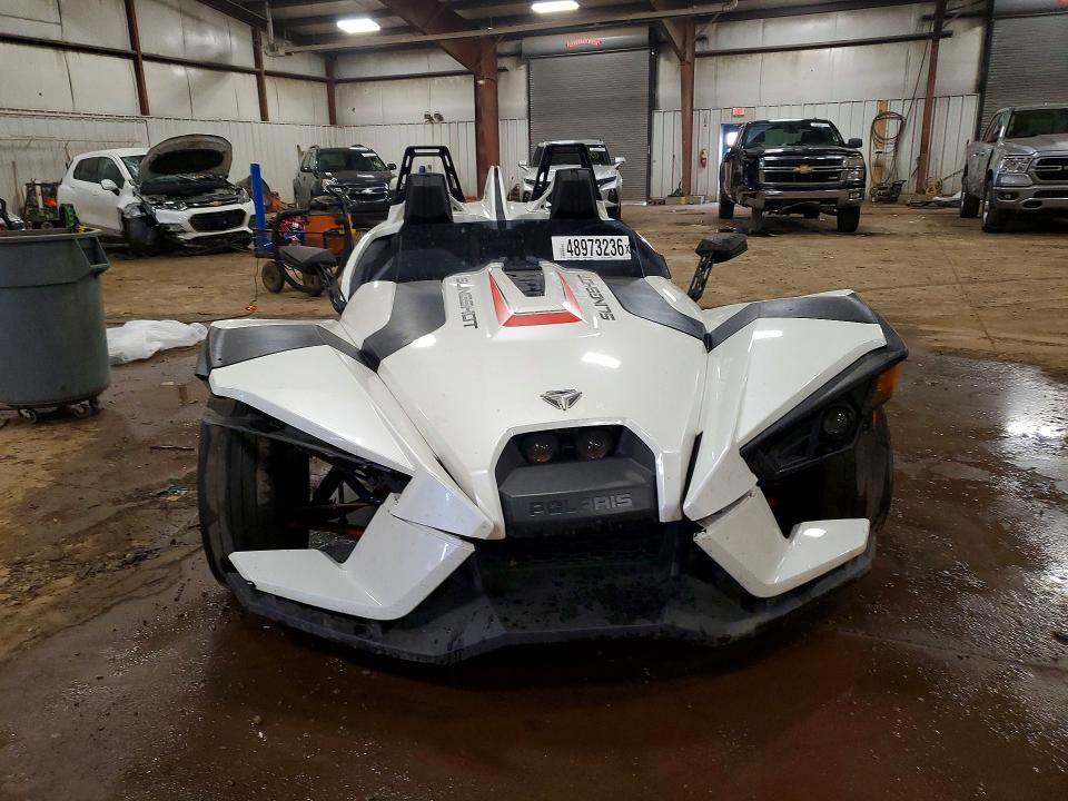 48973236 :رقم المزاد ، 57XAAPFA6G7113616 vin ، 2016 Polaris Slingshot مزاد بيع