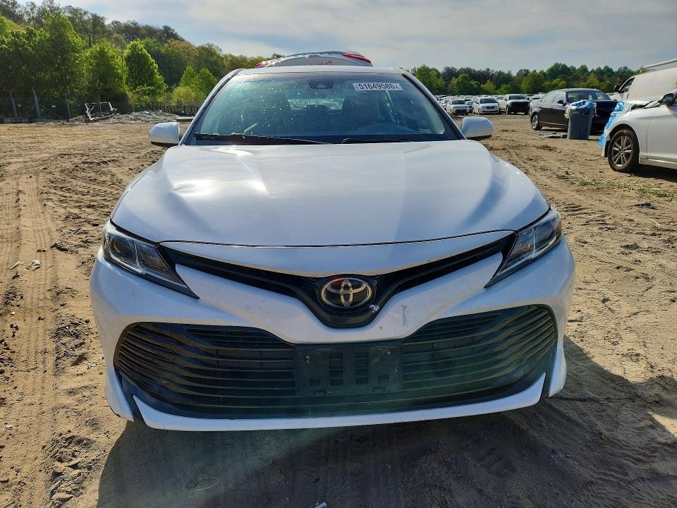 Продаж на аукціоні авто 2018 Toyota Camry, vin: 4T1B11HK4JU033140, номер лоту: 51649586