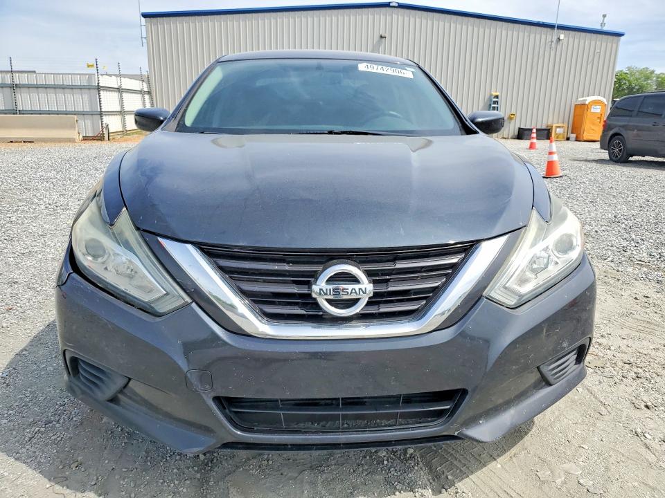 2017 Nissan Altima მანქანა იყიდება აუქციონზე, vin: 1N4AL3AP3HC226915, აუქციონის ნომერი: 49742906