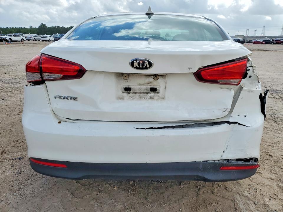 2017 Kia Forte მანქანა იყიდება აუქციონზე, vin: 3KPFK4A75HE015281, აუქციონის ნომერი: 48799626