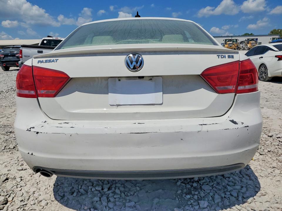 50061646 :رقم المزاد ، 1VWBN7A31EC073943 vin ، 2014 Volkswagen Passat مزاد بيع