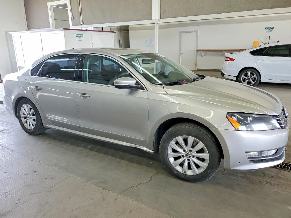 51522756 :رقم المزاد ، 1VWCN7A34DC074300 vin ، 2013 Volkswagen Passat مزاد بيع