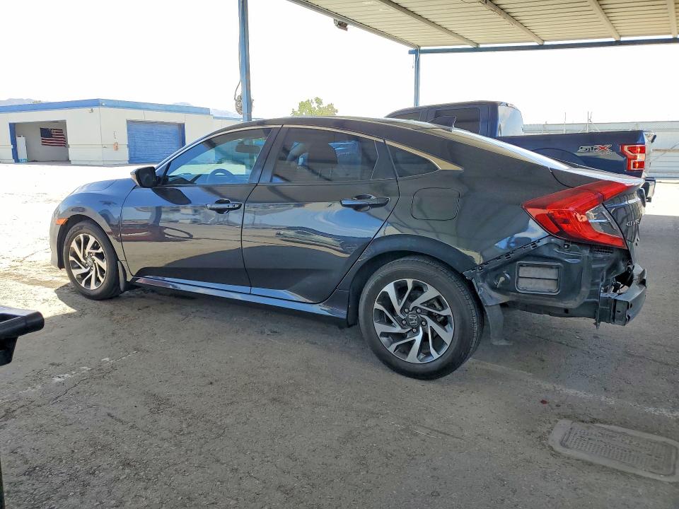 51200096 :رقم المزاد ، 2HGFC2F75JH570253 vin ، 2018 Honda Civic مزاد بيع