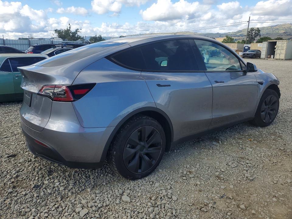 2025 Tesla Model Y მანქანა იყიდება აუქციონზე, vin: 7SAYGDED3SF320373, აუქციონის ნომერი: 50367686