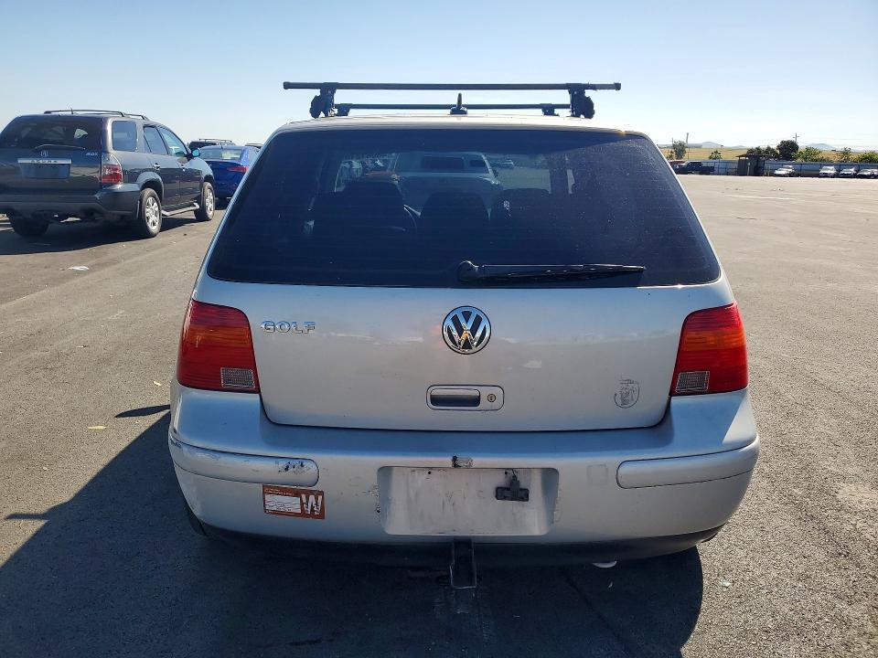 48641216 :رقم المزاد ، WVWGC21J2YW370710 vin ، 2000 Volkswagen Golf مزاد بيع