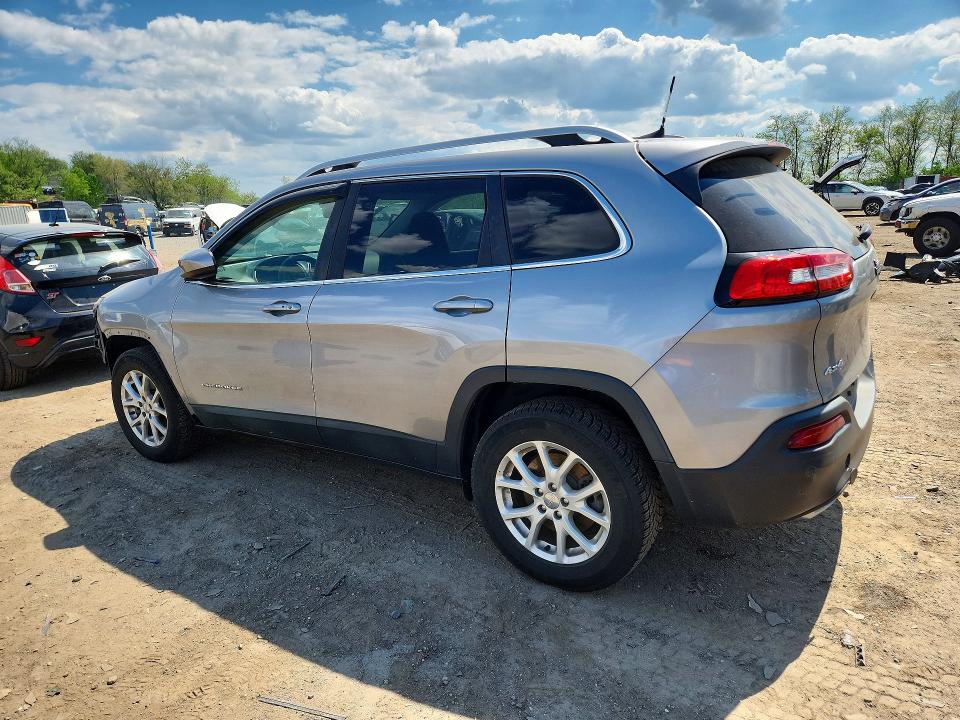 50143136 :رقم المزاد ، 1C4PJMCS8HW568375 vin ، 2017 Jeep Cherokee مزاد بيع