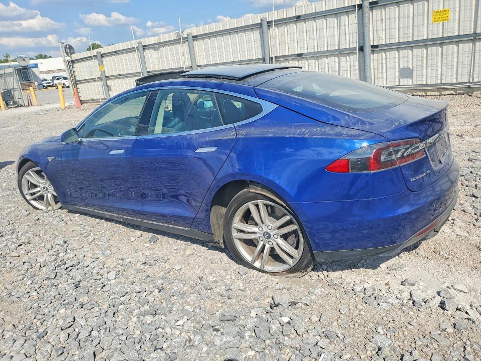 50713446 :رقم المزاد ، 5YJSA1E23FF106586 vin ، 2015 Tesla Model S مزاد بيع