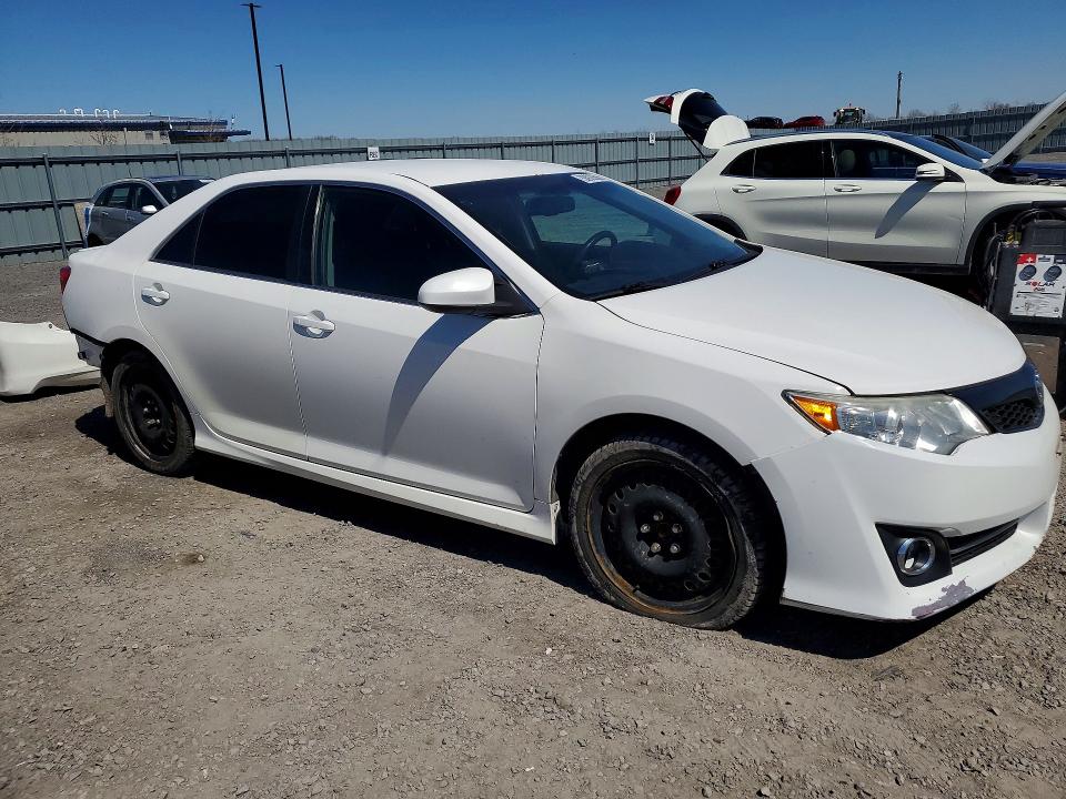 50920586 :رقم المزاد ، 4T1BF1FK0EU765338 vin ، 2014 Toyota Camry مزاد بيع