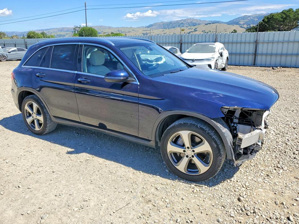 48718946 :رقم المزاد ، WDC0G4JB7HF131206 vin ، 2017 Mercedes-benz Glc مزاد بيع