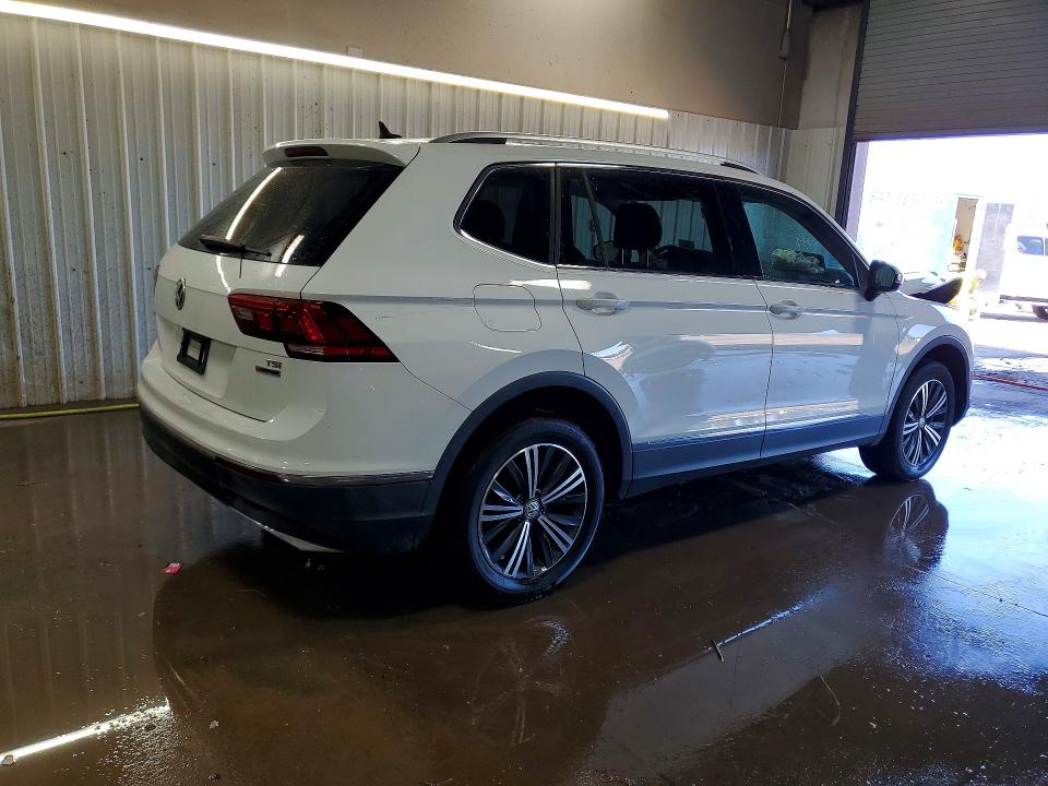 48994666 :رقم المزاد ، 3VV2B7AX0JM184718 vin ، 2018 Volkswagen Tiguan مزاد بيع