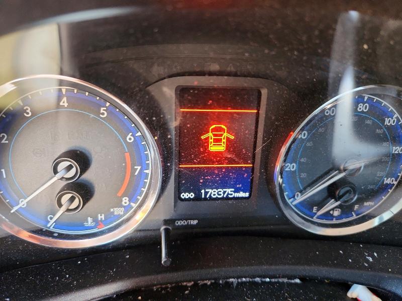 Продажа на аукционе авто 2018 Toyota Corolla, vin: 2T1BURHE8JC005603, номер лота: 52030236