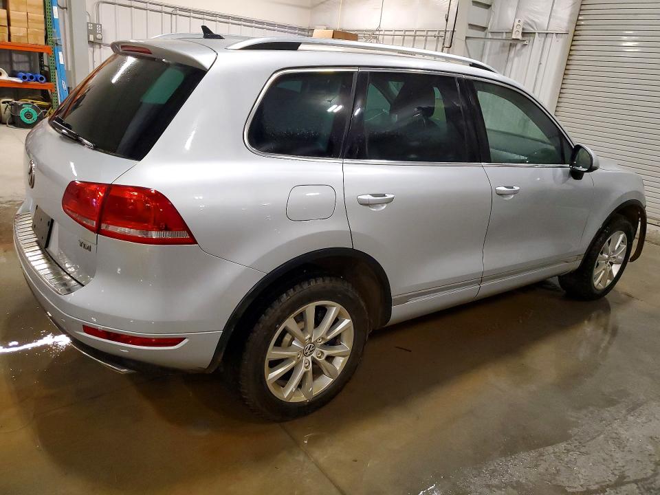49778976 :رقم المزاد ، WVGEP9BP3DD013285 vin ، 2013 Volkswagen Touareg مزاد بيع