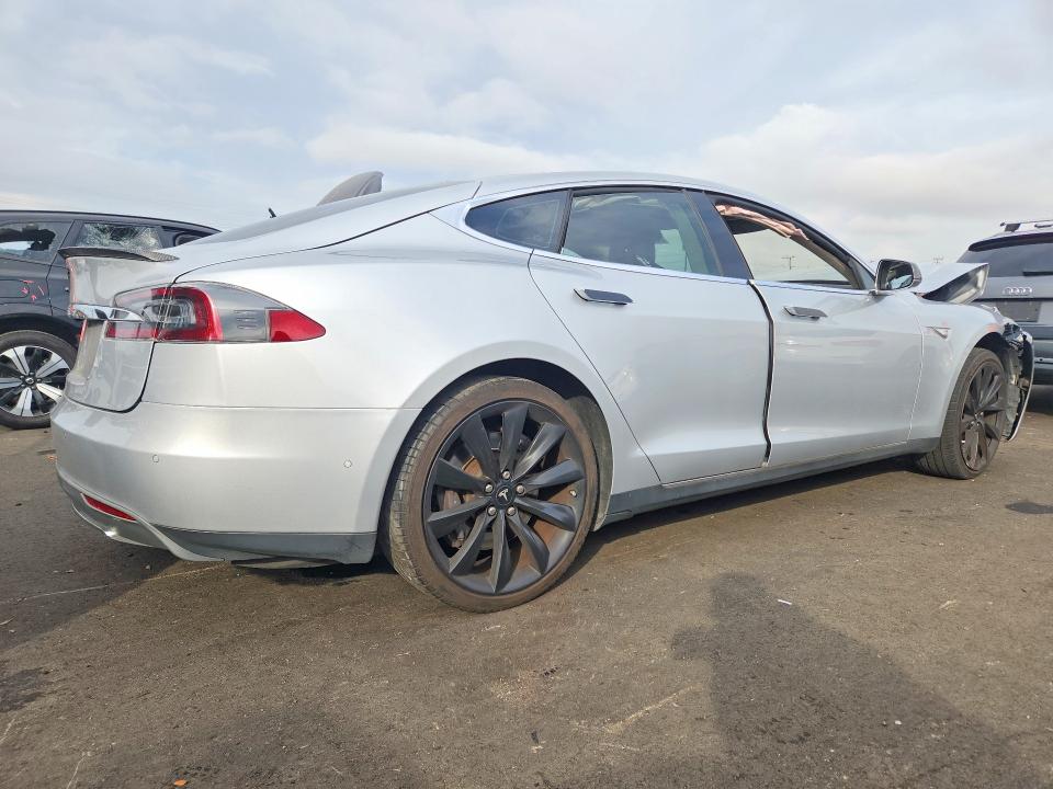 2015 Tesla Model S მანქანა იყიდება აუქციონზე, vin: 5YJSA1E12FF120003, აუქციონის ნომერი: 48620046