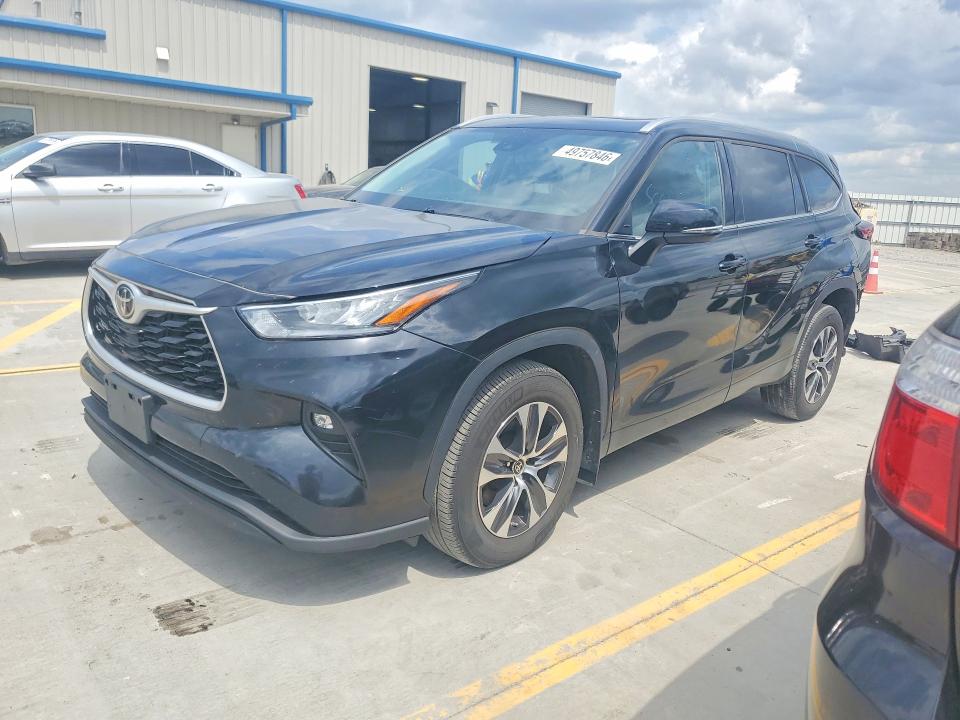 Продажа на аукционе авто 2022 Toyota Highlander, vin: 5TDGZRBH9NS179199, номер лота: 50661096
