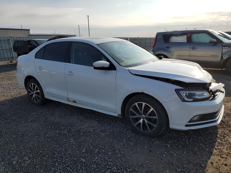 Продаж на аукціоні авто 2015 Volkswagen Jetta 1.8 Tsi 4dr, vin: 3VWD07AJ5FM351068, номер лоту: 49988546