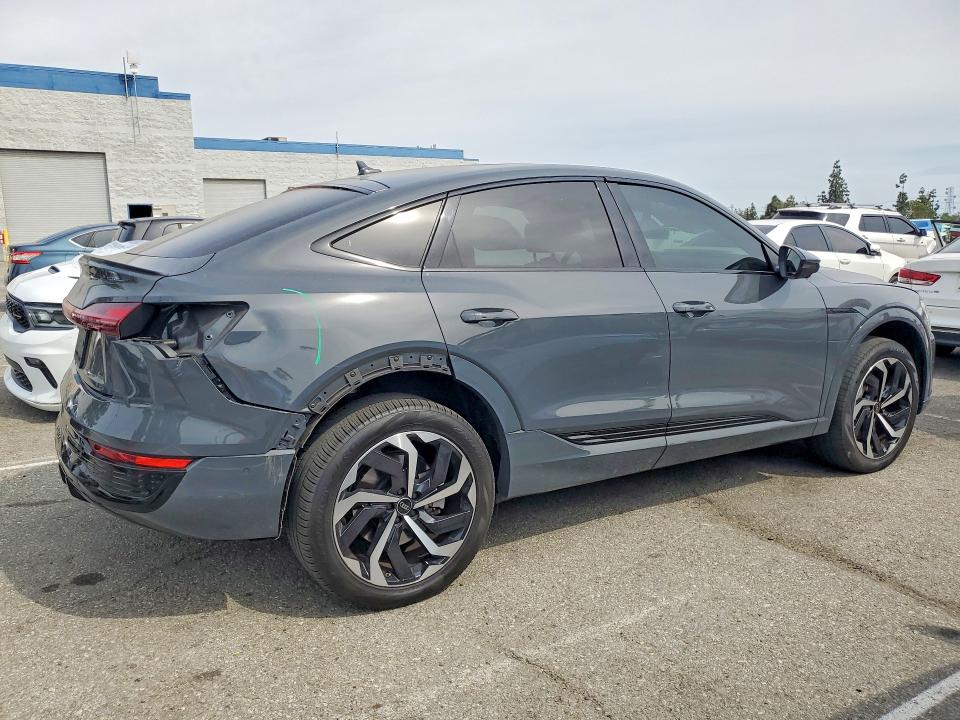 2024 Audi Q8 E-tron მანქანა იყიდება აუქციონზე, vin: WA1CABGE6RB032244, აუქციონის ნომერი: 49338096