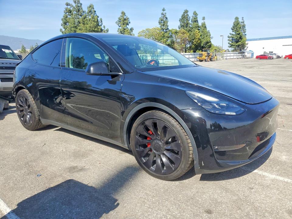 50259216 :رقم المزاد ، 7SAYGDEFXNF533536 vin ، 2022 Tesla Model Y مزاد بيع