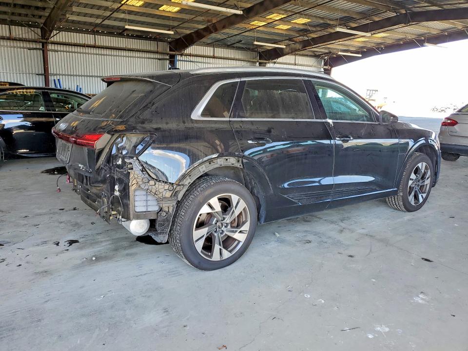 Продаж на аукціоні авто 2022 Audi E-tron, vin: WA1LAAGE0NB031806, номер лоту: 48567646