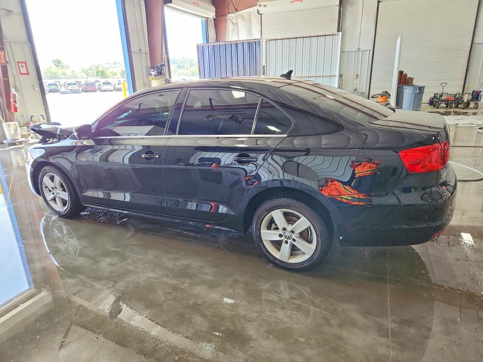 50309606 :رقم المزاد ، 3VWLL7AJXEM408060 vin ، 2014 Volkswagen Jetta مزاد بيع