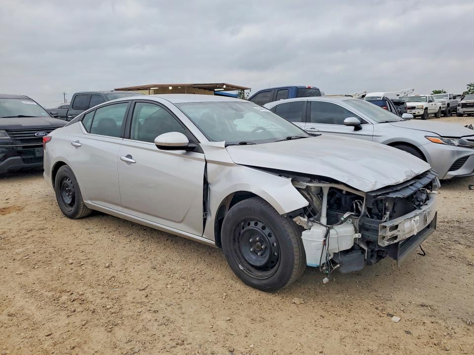 50449946 :رقم المزاد ، 1N4BL4BV2NN368938 vin ، 2022 Nissan Altima مزاد بيع