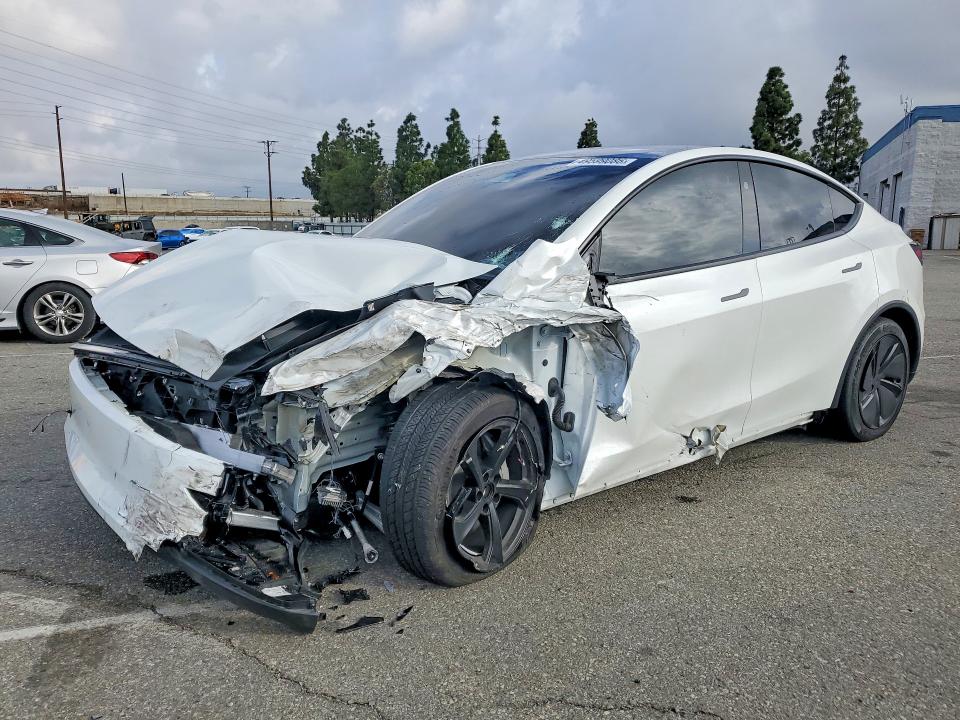 2026 Tesla Model Y მანქანა იყიდება აუქციონზე, vin: 7SAYGDED5TF380155, აუქციონის ნომერი: 49599086