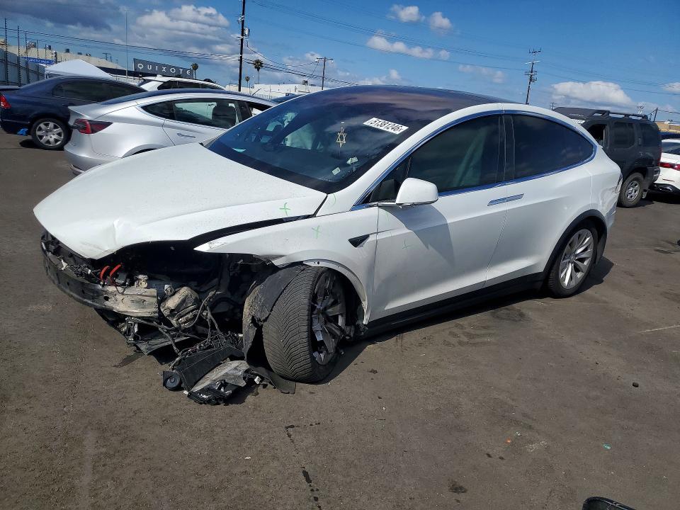 51381246 :رقم المزاد ، 5YJXCAE22JF102280 vin ، 2018 Tesla Model X مزاد بيع