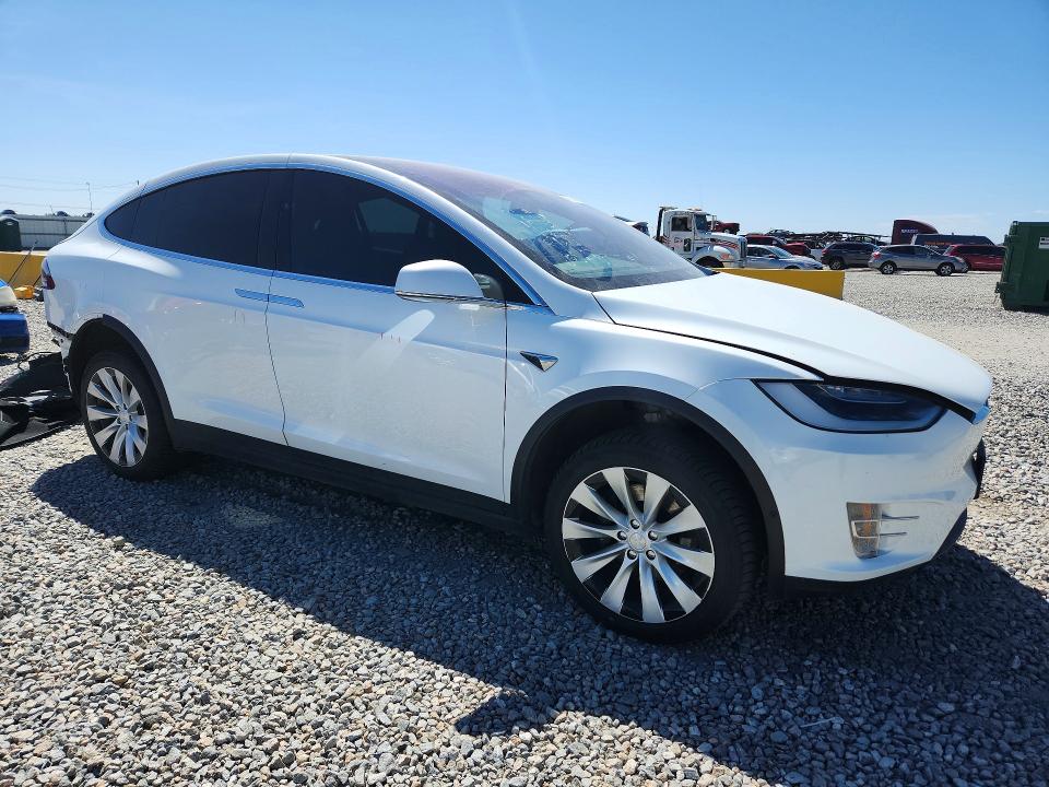 2019 Tesla Model X მანქანა იყიდება აუქციონზე, vin: 5YJXCAE21KF183015, აუქციონის ნომერი: 49758306