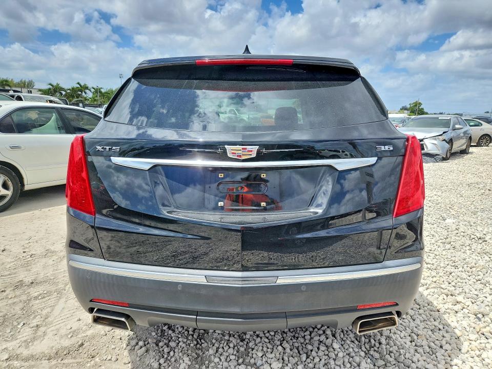 50265046 :رقم المزاد ، 1GYKNCRS5JZ136213 vin ، 2018 Cadillac Xt5 مزاد بيع