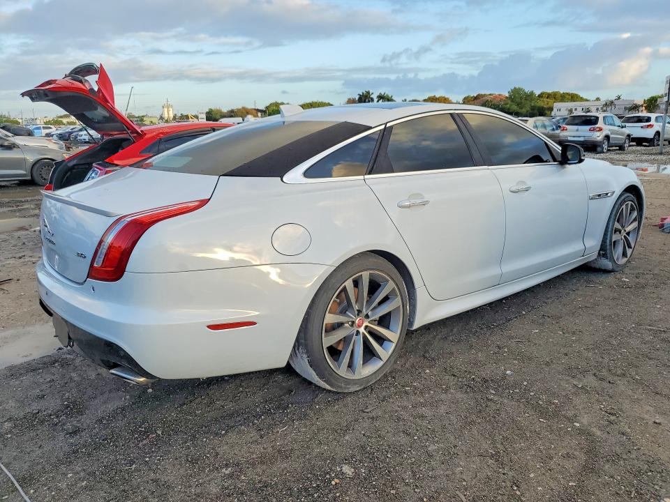 Продаж на аукціоні авто 2016 Jaguar Xj, vin: SAJWA1C74G8W01849, номер лоту: 49472546