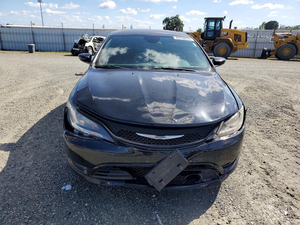 49750876 :رقم المزاد ، 1C3CCCBB1FN698025 vin ، 2015 Chrysler 200 4d C مزاد بيع