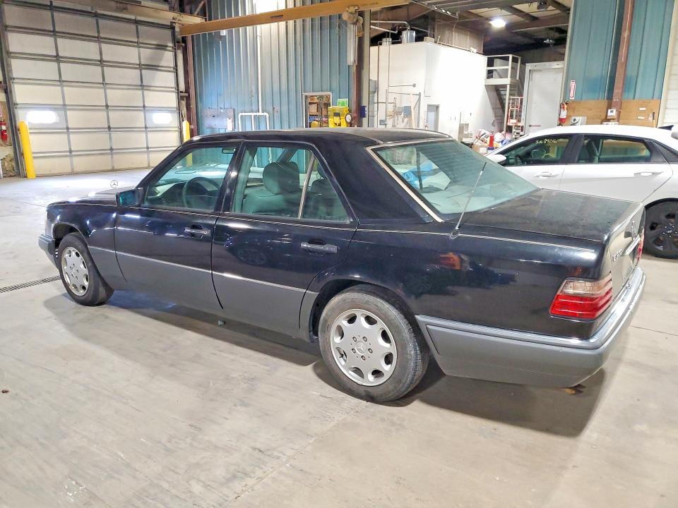 51835766 :رقم المزاد ، WDBEA32E9RC065145 vin ، 1994 Mercedes-benz E مزاد بيع
