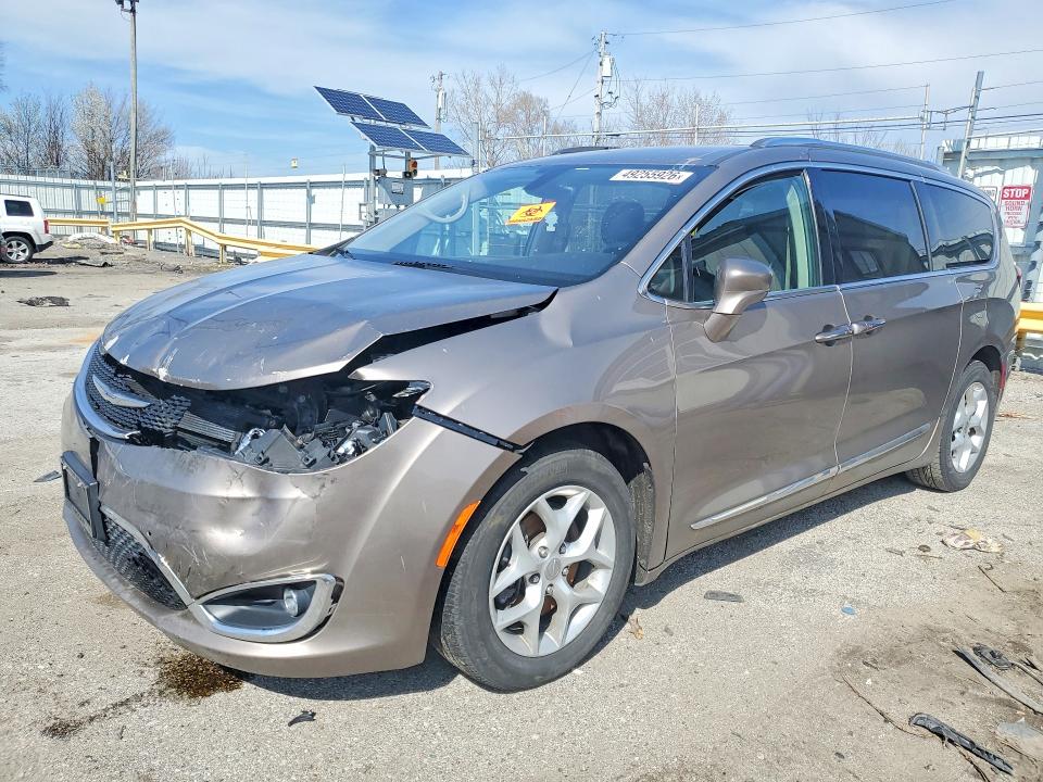 49255926 :رقم المزاد ، 2C4RC1EG3HR614293 vin ، 2017 Chrysler Pacifica مزاد بيع