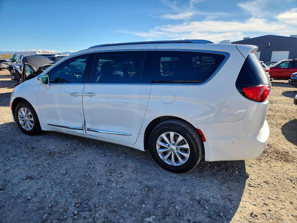 2017 Chrysler Pacifica მანქანა იყიდება აუქციონზე, vin: 2C4RC1GG8HR647917, აუქციონის ნომერი: 49594606