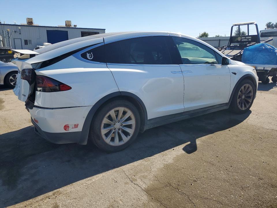 49493556 :رقم المزاد ، 5YJXCAE28HF059123 vin ، 2017 Tesla Model X مزاد بيع