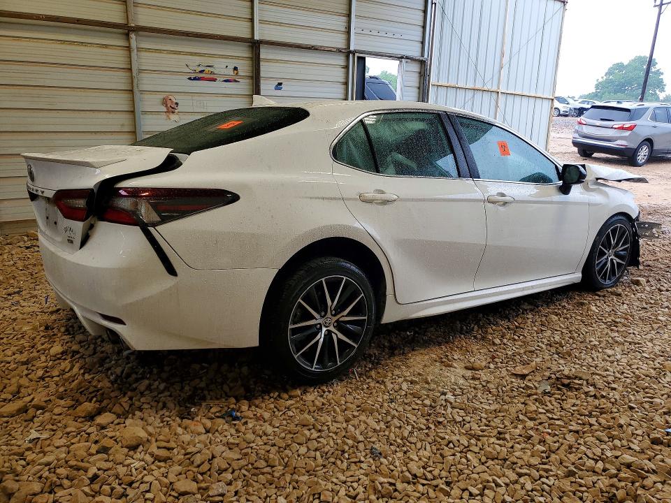 51499266 :رقم المزاد ، 4T1G11AKXNU684584 vin ، 2022 Toyota Camry مزاد بيع