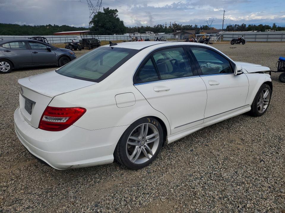 Продажа на аукционе авто 2014 Mercedes-benz C, vin: WDDGF4HB5EG196001, номер лота: 49393386