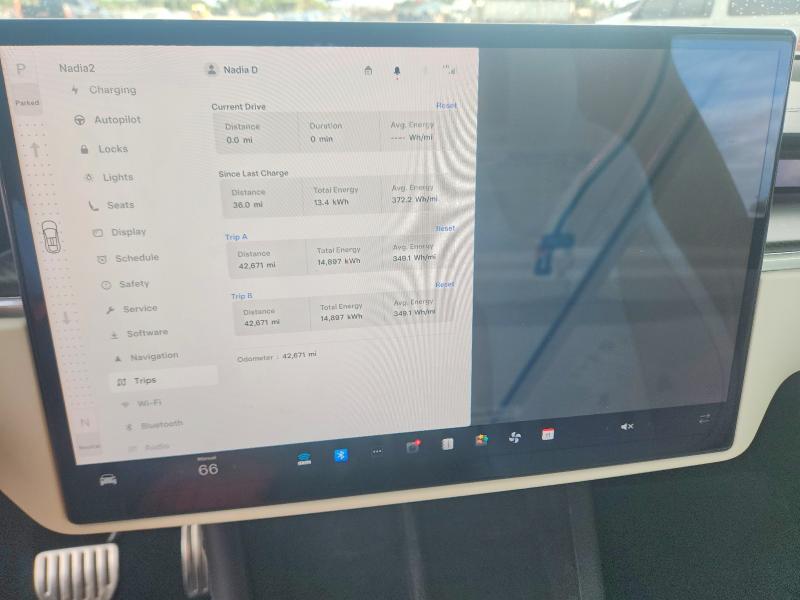 Продажа на аукционе авто 2022 Tesla Model X, vin: 7SAXCBE63NF343590, номер лота: 49390076