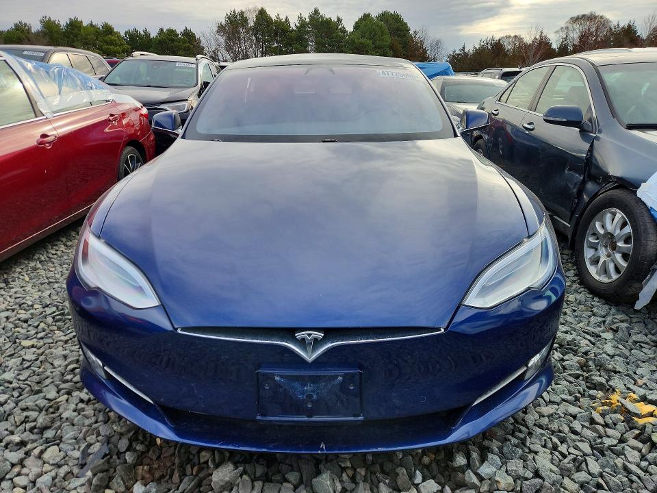 47725606 :رقم المزاد ، 5YJSA1E20JF268300 vin ، 2018 Tesla Model S مزاد بيع