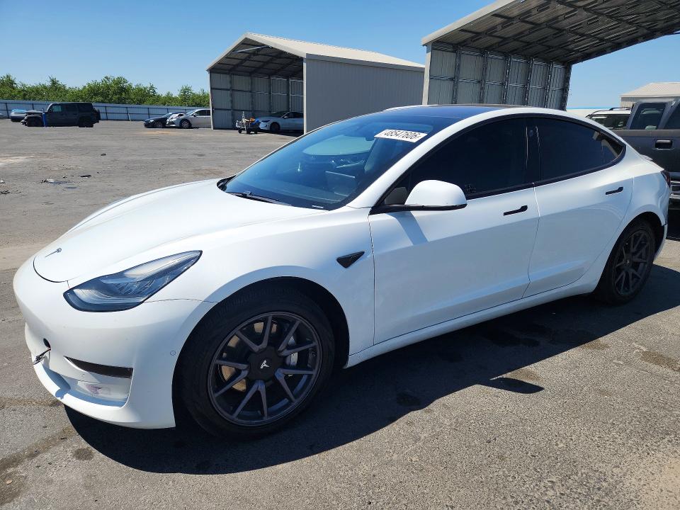 48547606 :رقم المزاد ، 5YJ3E1EA5JF026165 vin ، 2018 Tesla Mdl 3 مزاد بيع