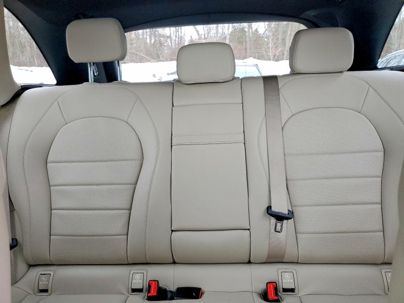48307866 :رقم المزاد ، WDC0G4KB3JV056725 vin ، 2018 Mercedes-benz Glc مزاد بيع