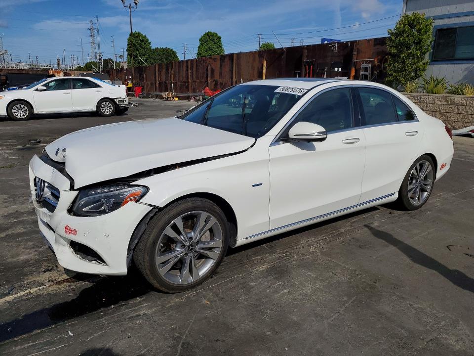 2018 Mercedes-benz C მანქანა იყიდება აუქციონზე, vin: 55SWF4HB6JU237180, აუქციონის ნომერი: 50829576