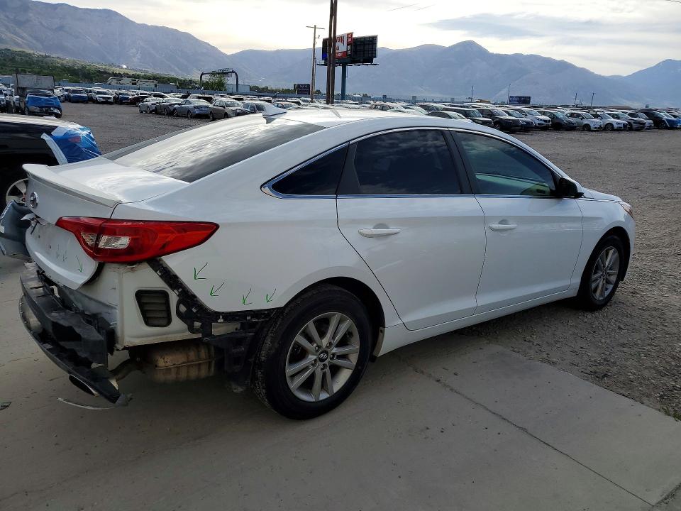 Продажа на аукционе авто 2015 Hyundai Sonata, vin: 5NPE24AF5FH055615, номер лота: 50782346